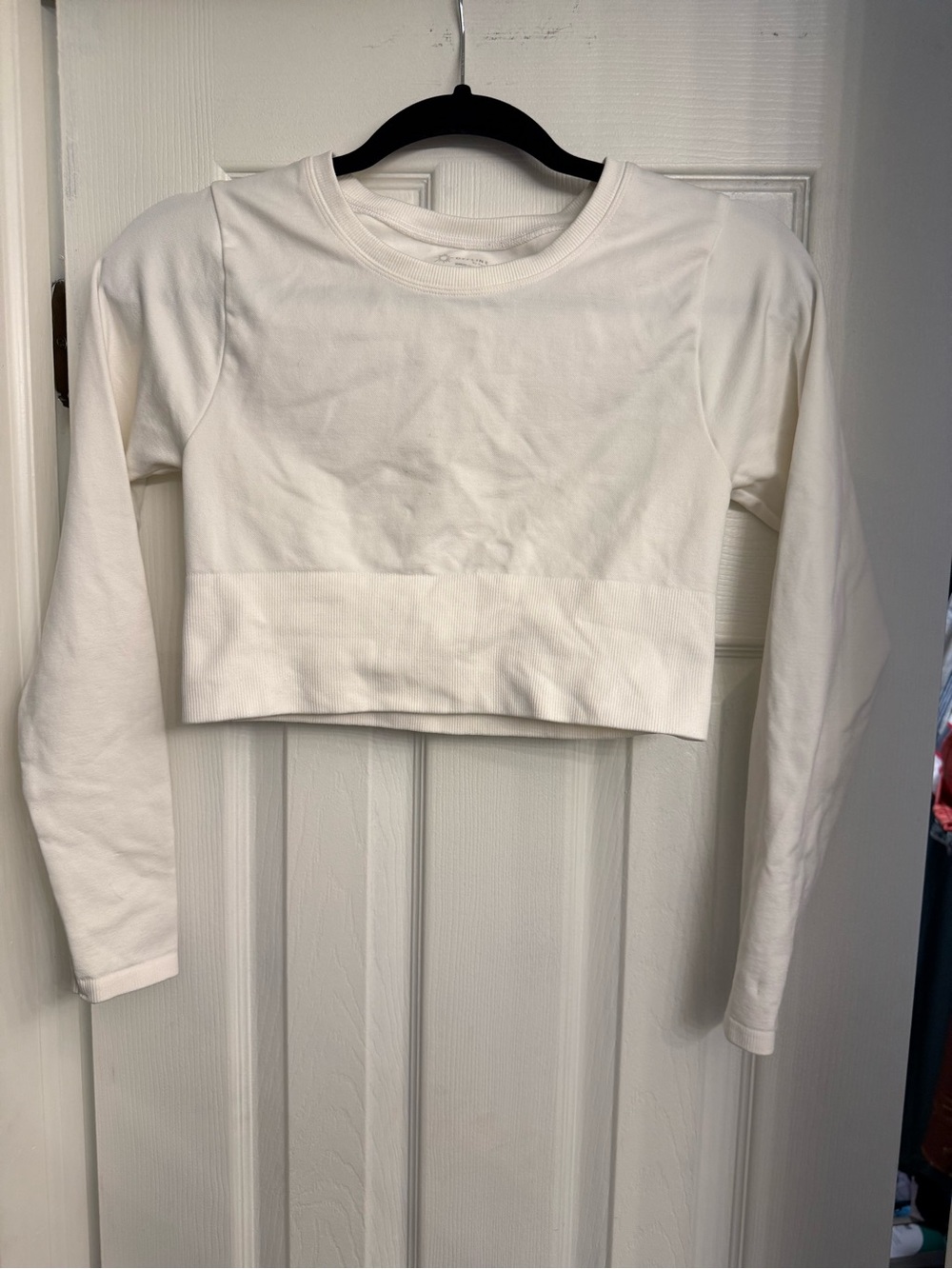 Cropped Long-Sleeve Crew Top — White
